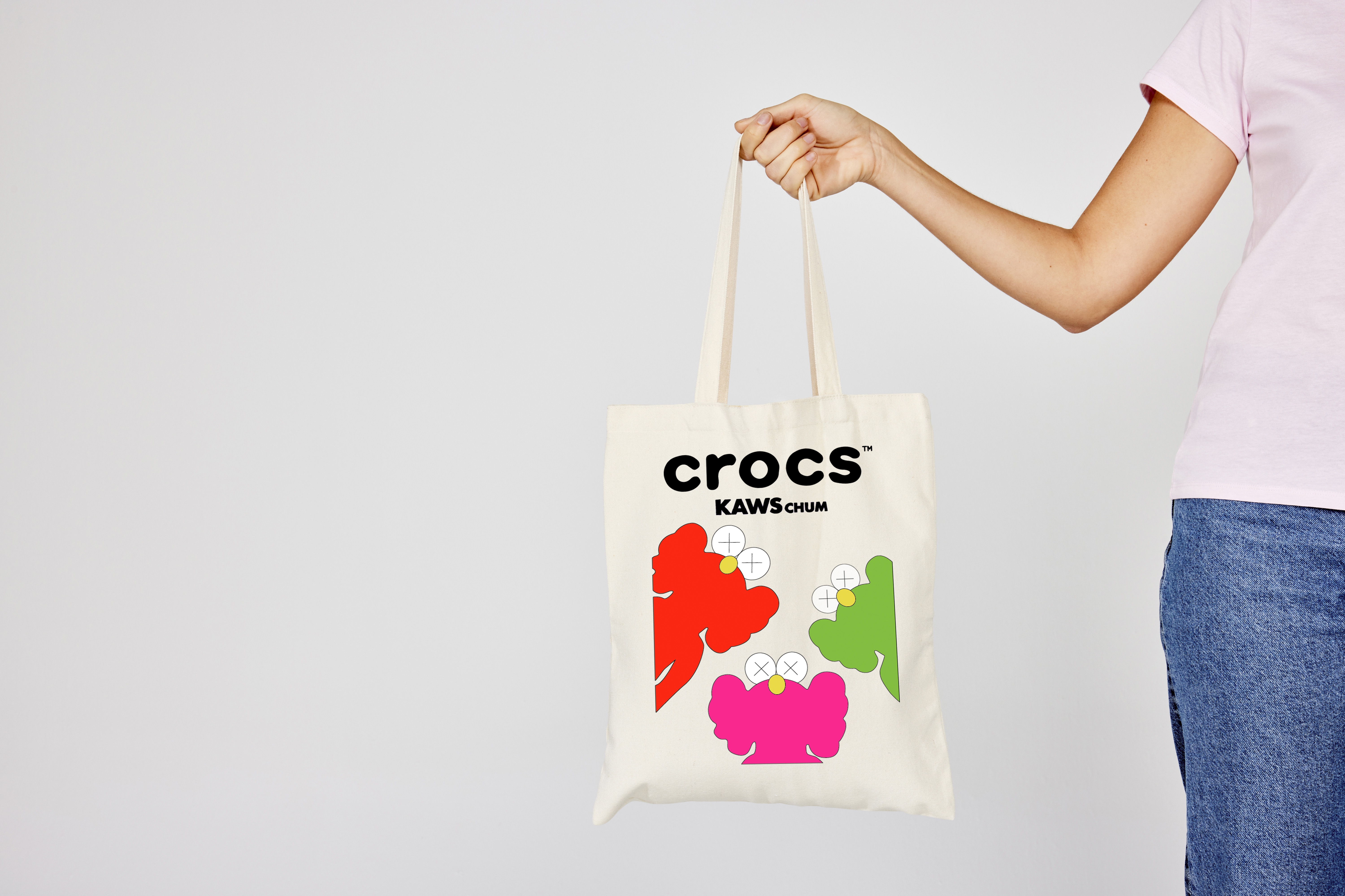 Crocs × KAWS — tote bag terrain